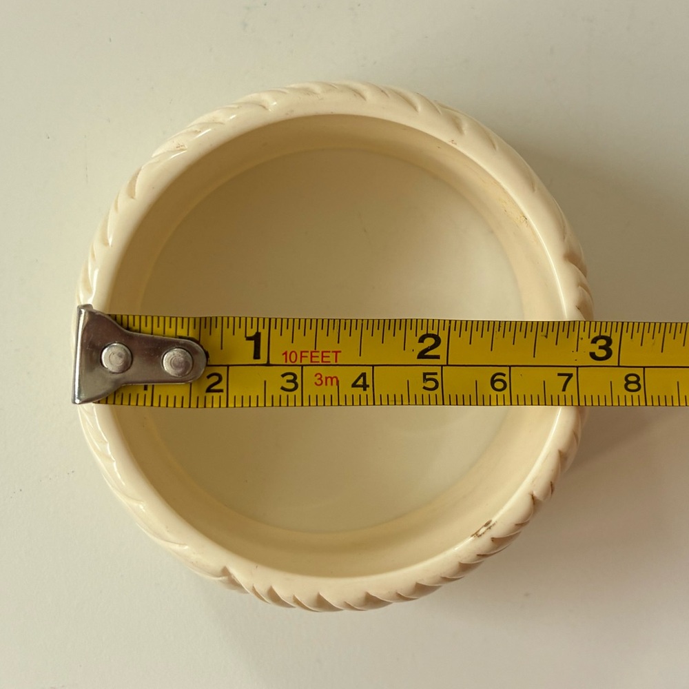 Vintage Cream Carved Geometric Bangle Bracelet - Picture 5 of 7